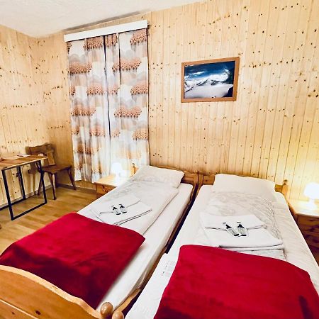 Hotel Weisses Roessli à Loèche-les-Bains Extérieur photo