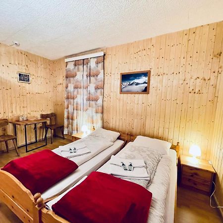 Hotel Weisses Roessli à Loèche-les-Bains Extérieur photo