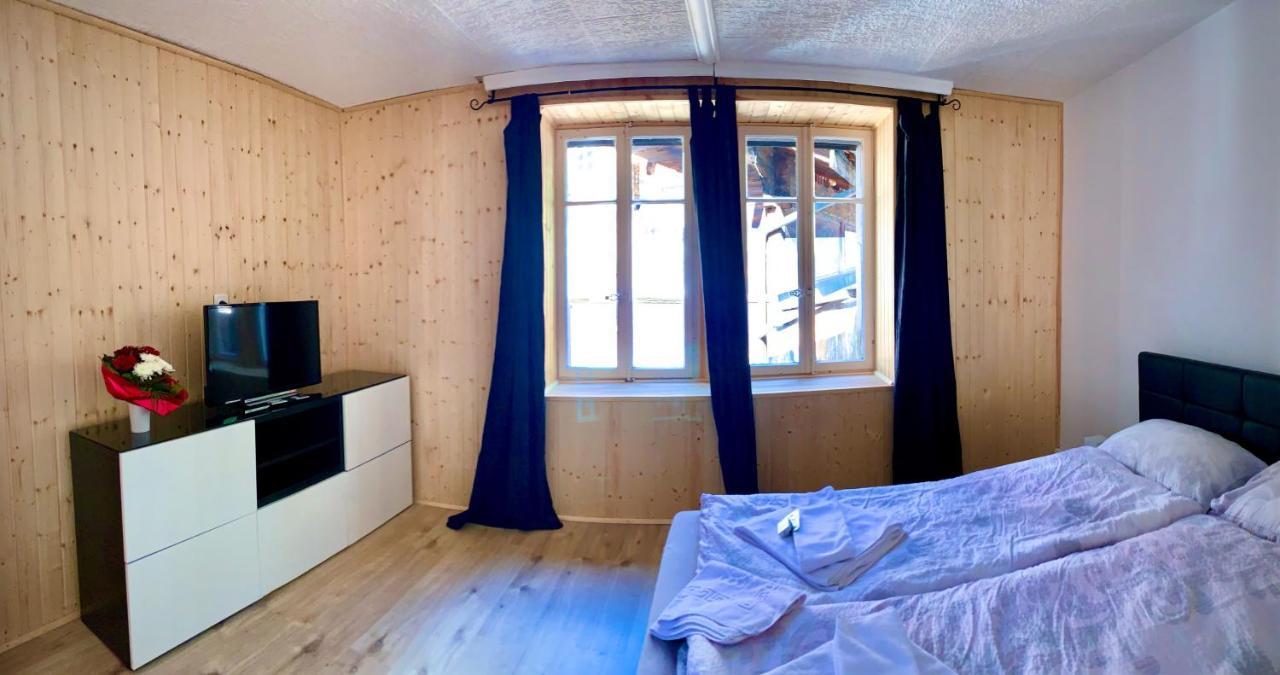 Hotel Weisses Roessli à Loèche-les-Bains Extérieur photo
