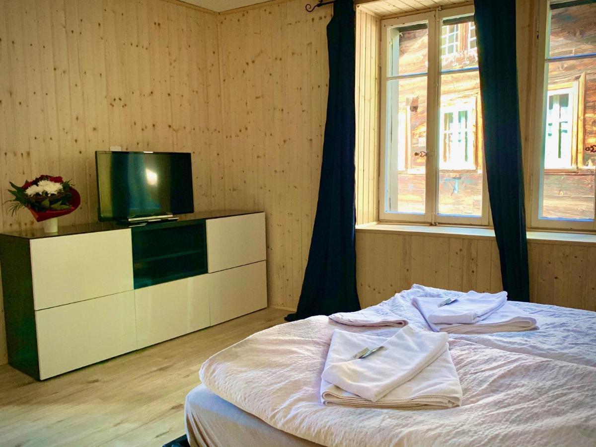 Hotel Weisses Roessli à Loèche-les-Bains Extérieur photo
