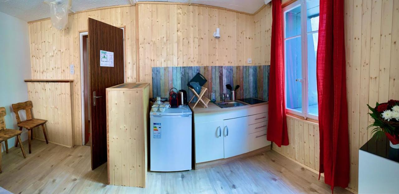 Hotel Weisses Roessli à Loèche-les-Bains Extérieur photo