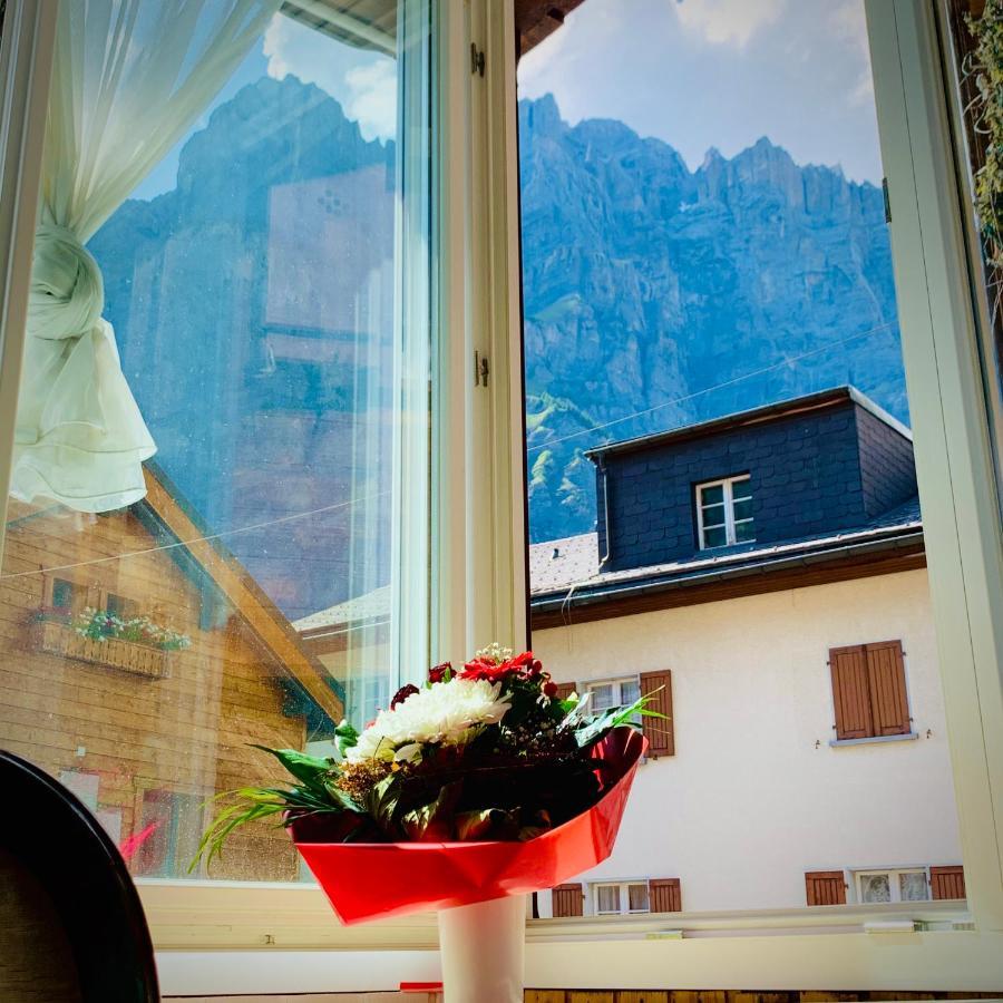 Hotel Weisses Roessli à Loèche-les-Bains Extérieur photo