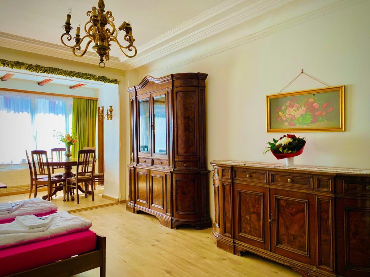 Hotel Weisses Roessli à Loèche-les-Bains Extérieur photo