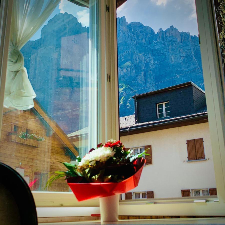 Hotel Weisses Roessli à Loèche-les-Bains Extérieur photo