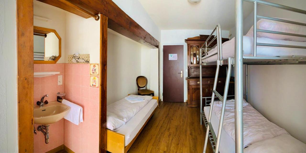 Hotel Weisses Roessli à Loèche-les-Bains Extérieur photo