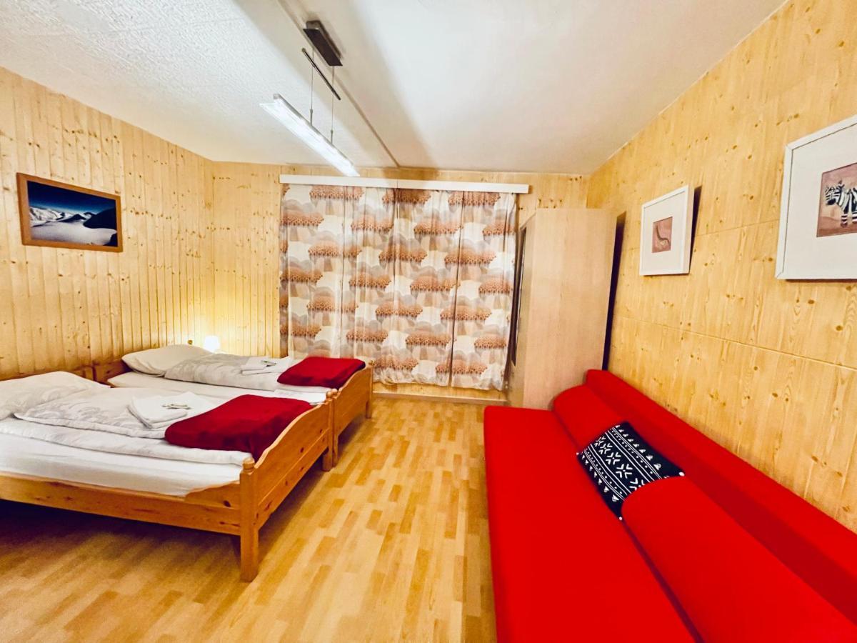 Hotel Weisses Roessli à Loèche-les-Bains Extérieur photo