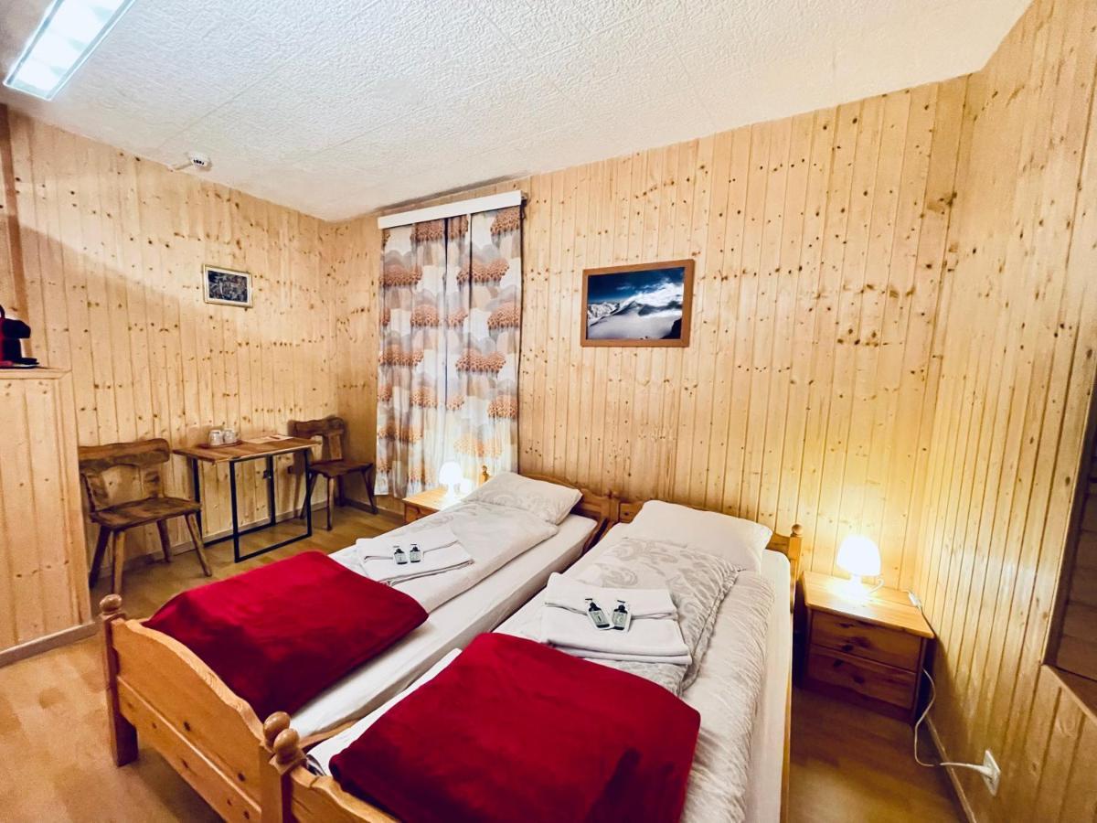 Hotel Weisses Roessli à Loèche-les-Bains Extérieur photo