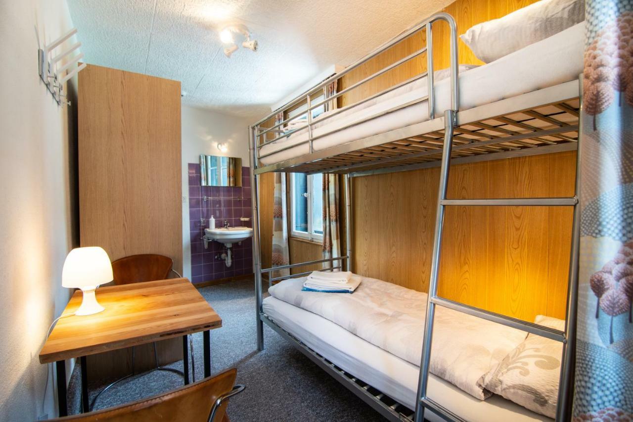 Hotel Weisses Roessli à Loèche-les-Bains Extérieur photo